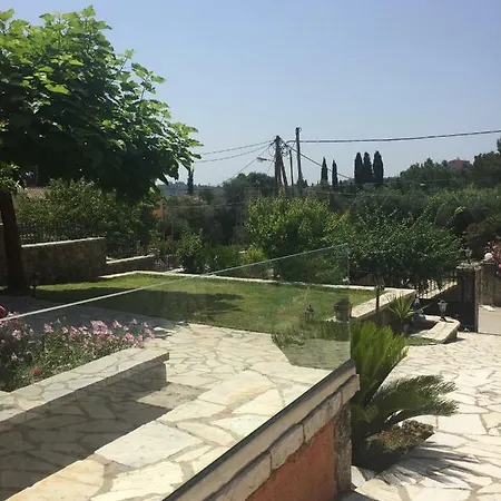 Thomas House Villa